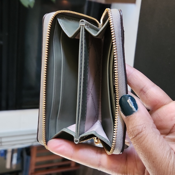 Micheal Kors shoulder bag with wallet - Picture 6 of 6